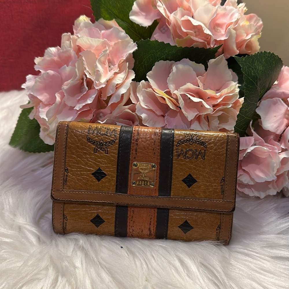 Mcm trifold wallet